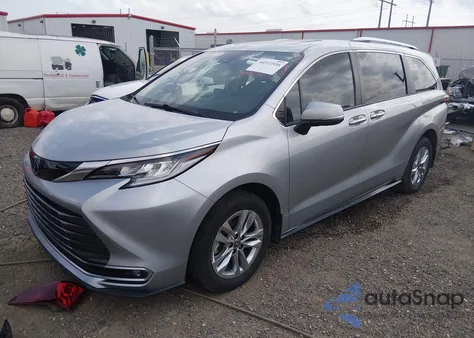 2022 Toyota Sienna Limited z USA, uszkodzony, nr VIN 5TDZRKEC2NS095595